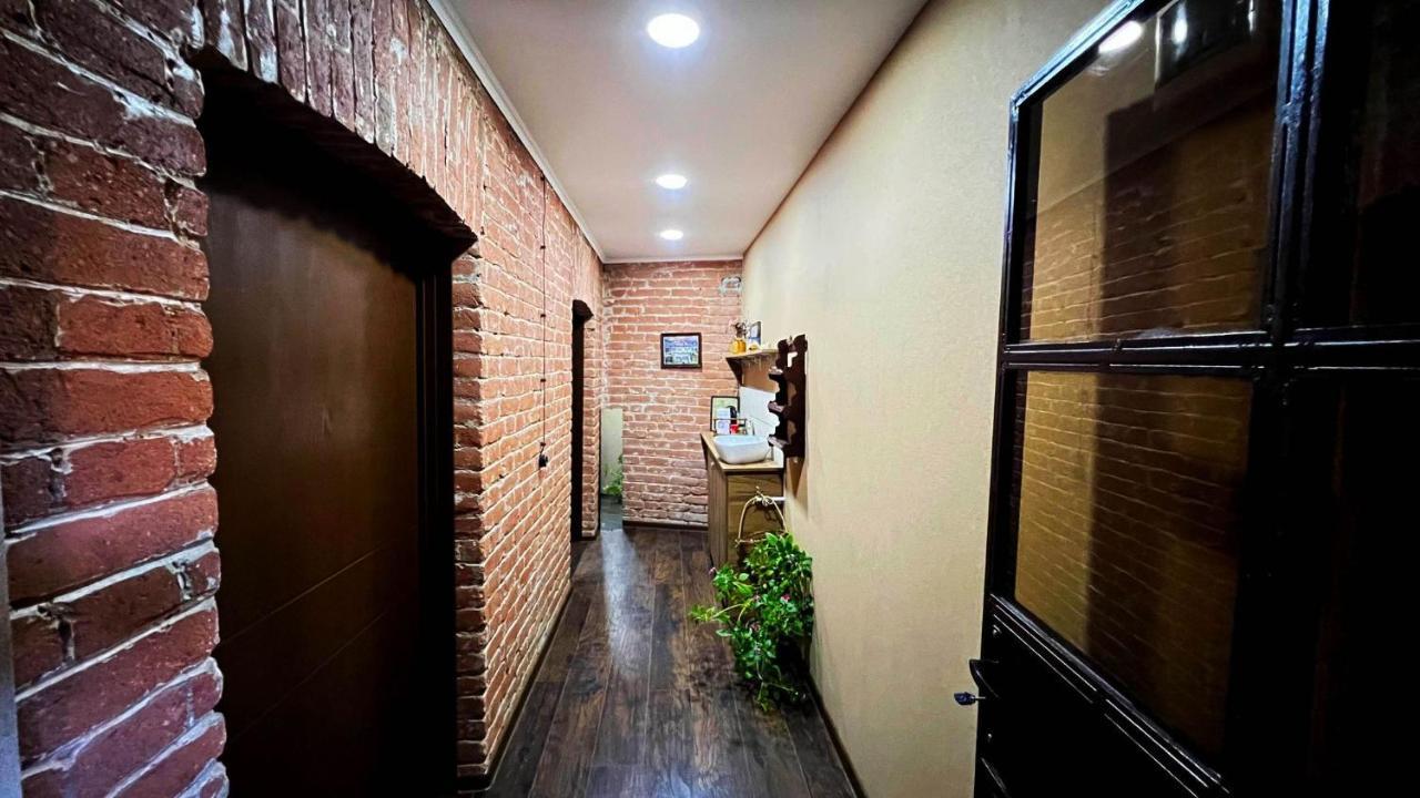 טביליסי Hostel Pirosmani מראה חיצוני תמונה