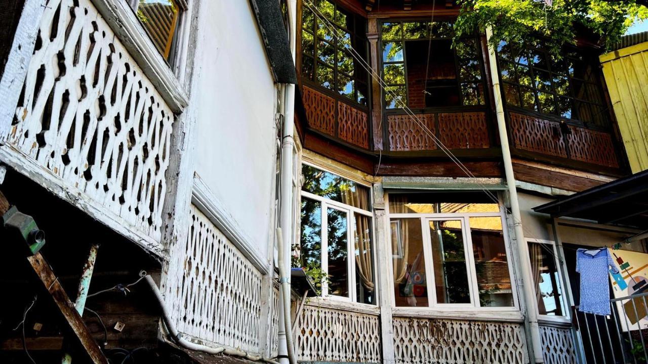 טביליסי Hostel Pirosmani מראה חיצוני תמונה