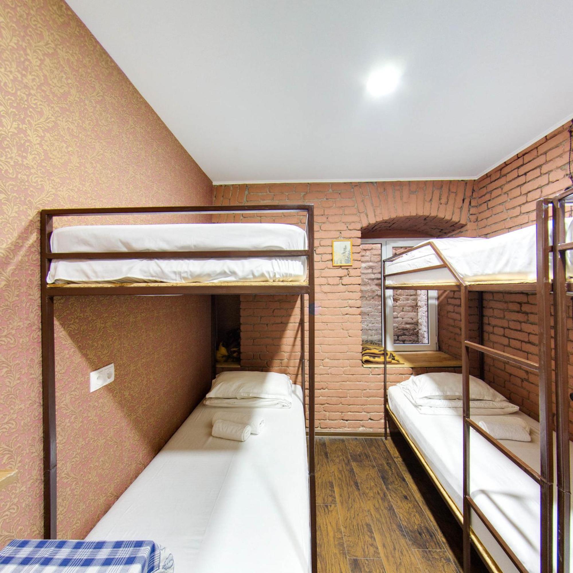 טביליסי Hostel Pirosmani מראה חיצוני תמונה